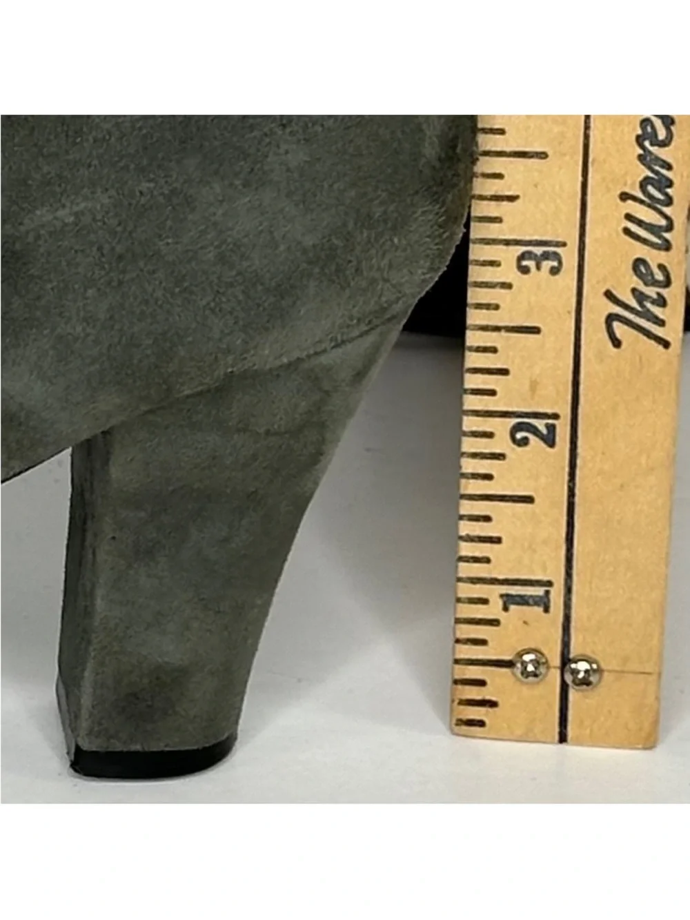 AEROSOLES Olive Gray Suede Ruffled Ankle Boots SZ 10